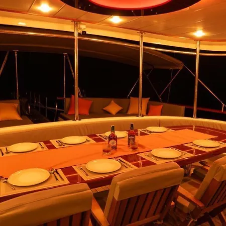 Πλωτό κατάλυμα Marmaris'in Cennet Guleti *